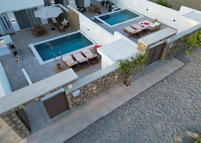Valantina\'S & Mannouel Lardos Luxury Villas