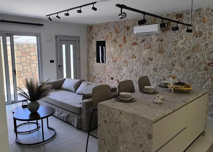 Valantina\'S & Mannouel Lardos Luxury Villas