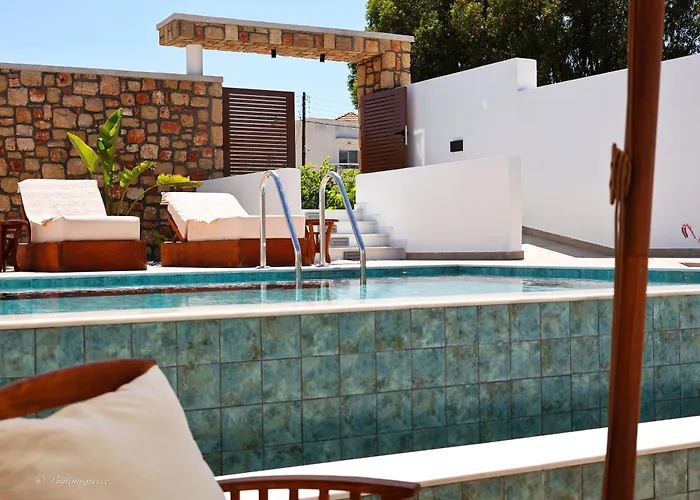 Valantina\'S & Mannouel Lardos Luxury Villas