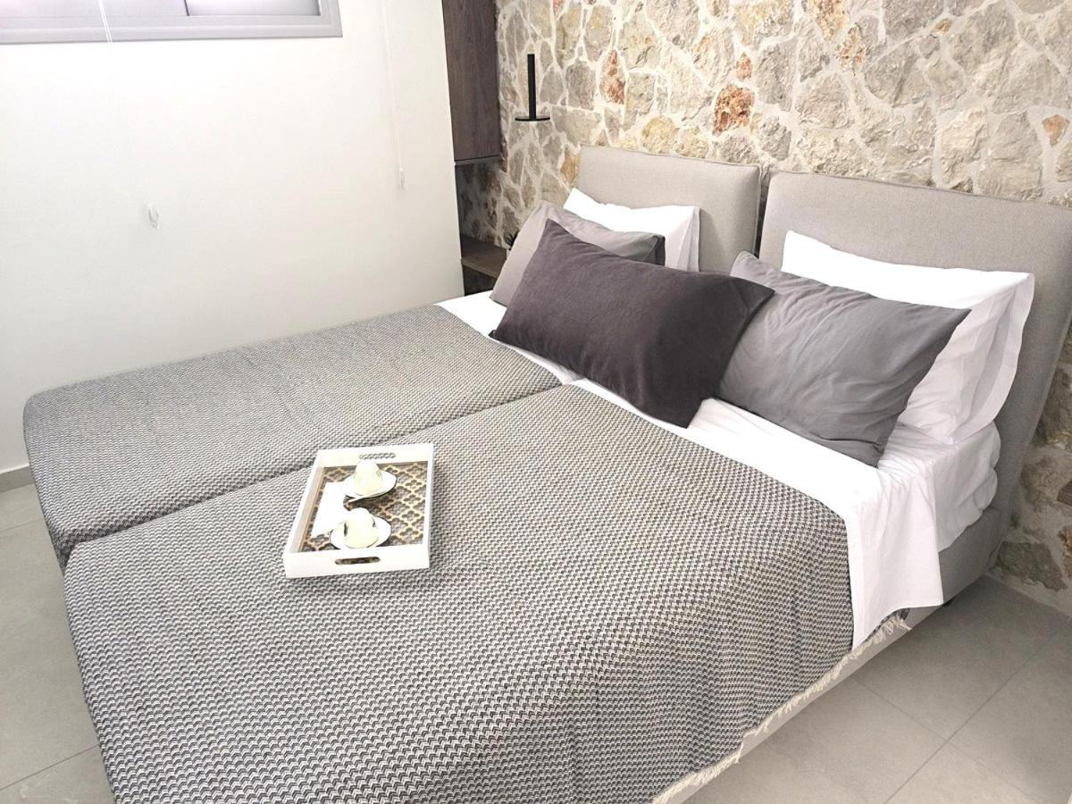 Valantina's & Mannouel Luxury Villa *