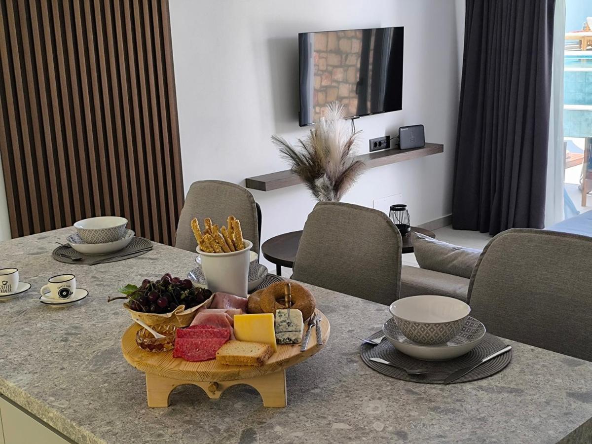 Valantina's & Mannouel Luxury