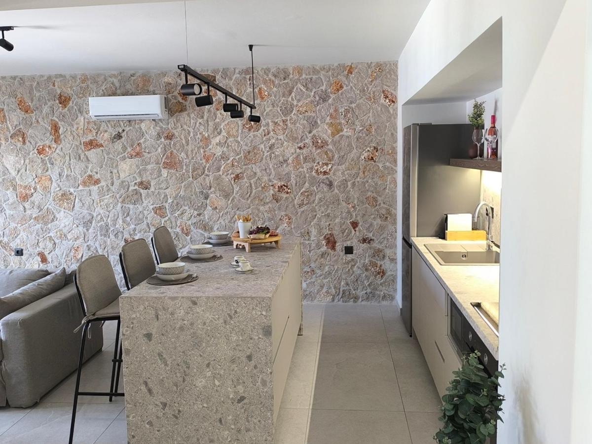 Valantina's & Mannouel Luxury