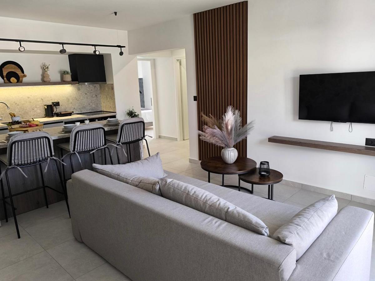 Valantina's & Mannouel Luxury Villa *