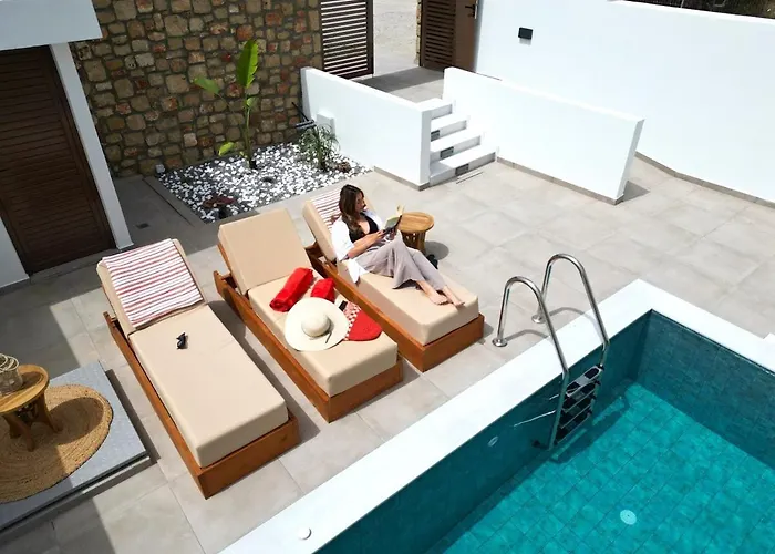 Valantina\'S & Mannouel Lardos Luxury Villas