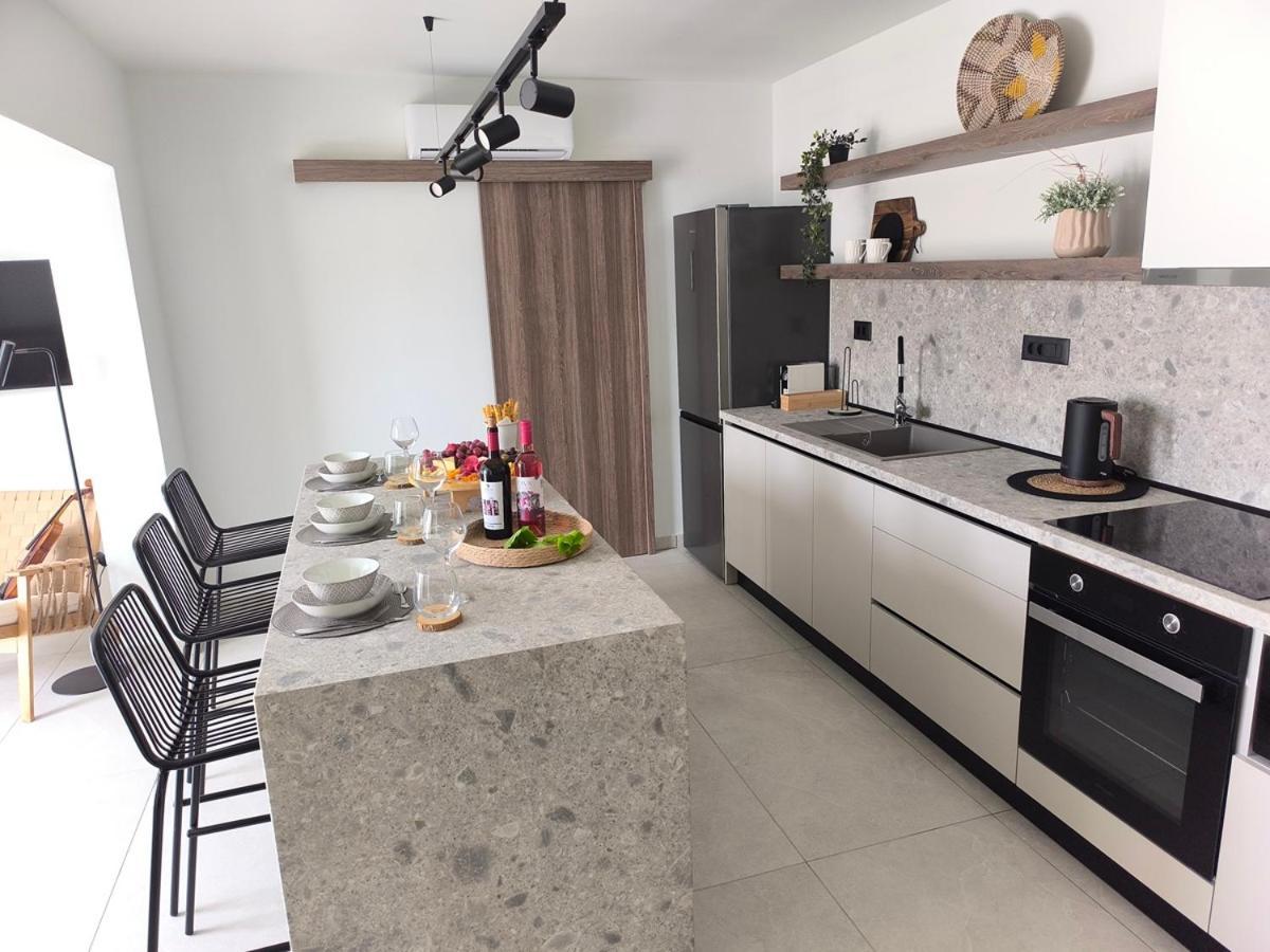 Valantina's & Mannouel Luxury Villa *